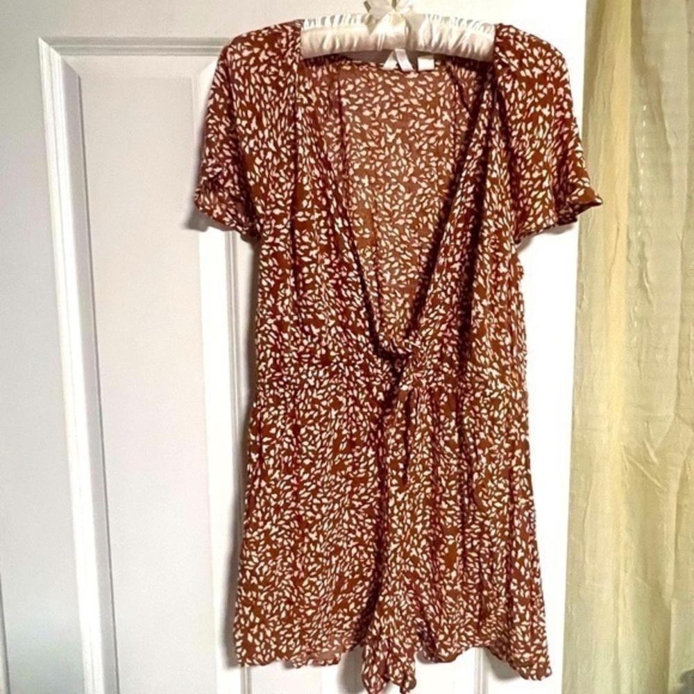 Roxy Orange Brown V-neck Tie Front Romper - M
